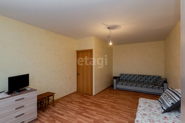 
   Продам 1-комнатную, 37.5 м², Кирилла Россинского ул, 69

. Фото 4.