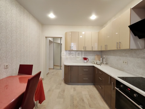 
   Продам 2-комнатную, 52 м², Тургенева ул, 33/1  8

. Фото 1.