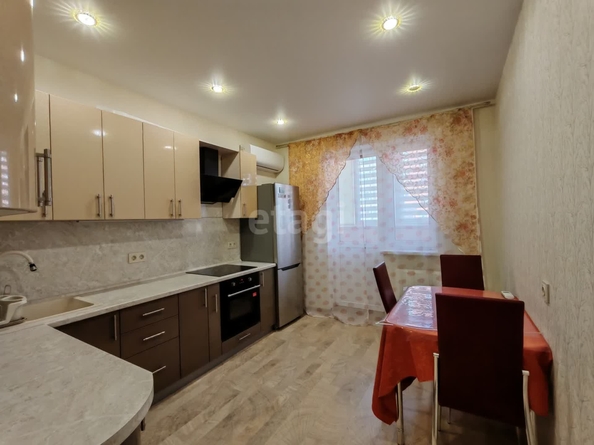 
   Продам 2-комнатную, 52 м², Тургенева ул, 33/1  8

. Фото 4.