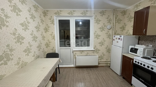 
   Продам 1-комнатную, 37.5 м², Кружевная ул, 14

. Фото 3.