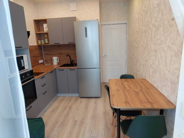 
   Продам 1-комнатную, 42 м², Омелькова ул, 93

. Фото 3.