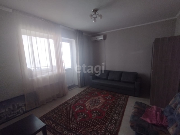 
  Сдам в аренду 1-комнатную квартиру, 35 м², Краснодар

. Фото 2.