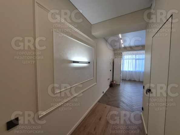 
   Продам 2-комнатную, 60 м², Донская ул, 108

. Фото 2.