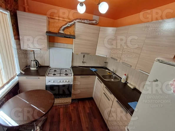 
   Продам 2-комнатную, 50 м², Конституции СССР ул, 36

. Фото 1.