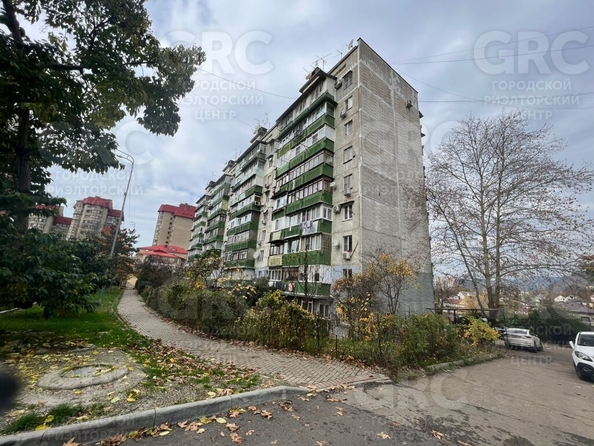 
   Продам 2-комнатную, 52.3 м², Вишневая ул, 25

. Фото 1.