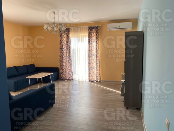 
   Продам 3-комнатную, 92 м², Клубничная ул, 1/14

. Фото 3.