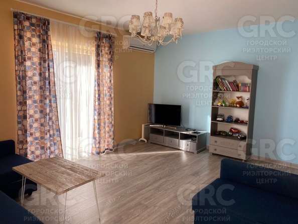 
   Продам 3-комнатную, 92 м², Клубничная ул, 1/14

. Фото 6.