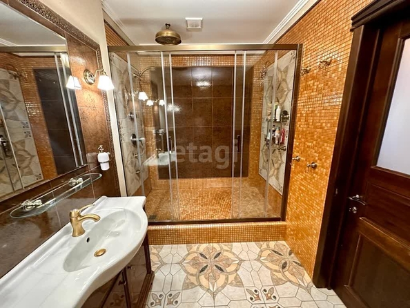 
   Продам 7-комнатную, 235.8 м², Гаражная ул, 81/6

. Фото 17.