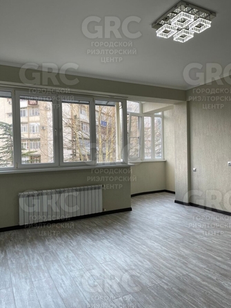 
   Продам 3-комнатную, 57 м², Туапсинская ул, 9/2

. Фото 5.