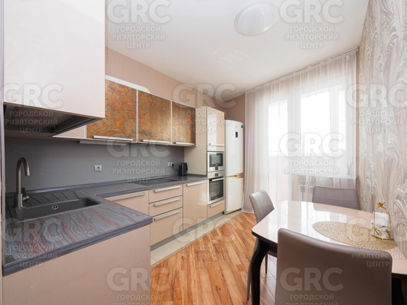 
   Продам 3-комнатную, 88 м², Юных Ленинцев ул, 10

. Фото 3.