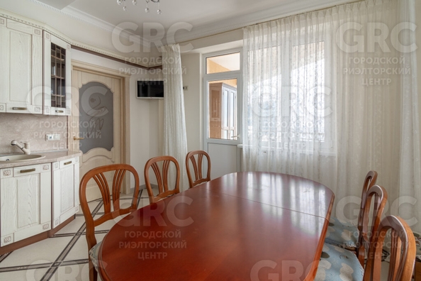 
   Продам 3-комнатную, 73 м², Есауленко (Хостинский р-н) ул, 4/5

. Фото 9.