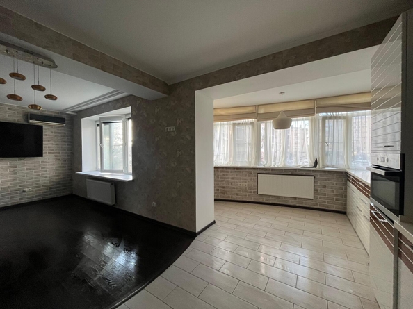 
   Продам 1-комнатную, 47 м², Владимирская ул

. Фото 3.