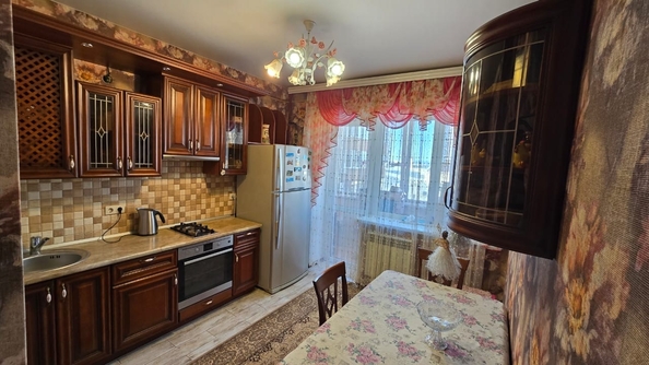 
   Продам 2-комнатную, 67 м², Омелькова ул, 28

. Фото 18.