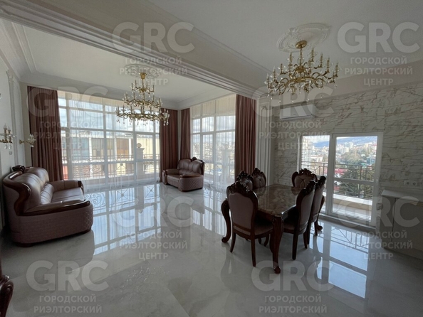 
   Продам 3-комнатную, 130 м², Войкова ул, 34

. Фото 1.