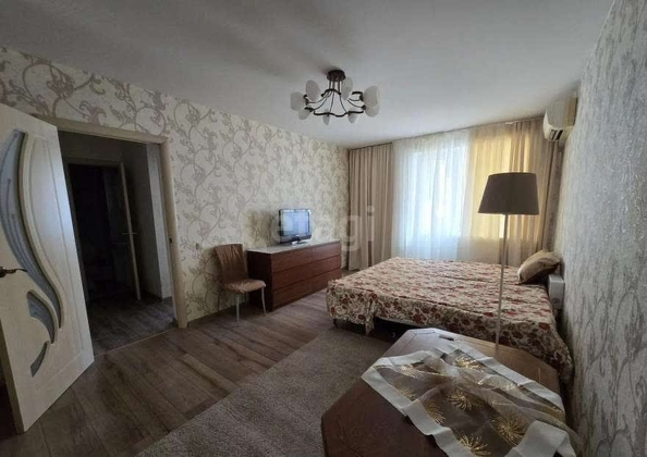 
  Сдам в аренду 1-комнатную квартиру, 40 м², Краснодар

. Фото 2.