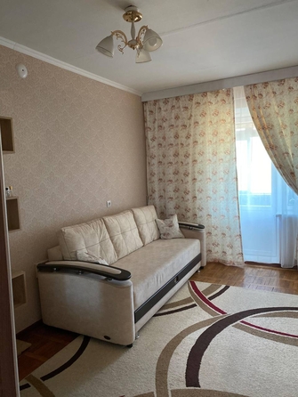 
   Продам 4-комнатную, 95 м², Парус мкр, 17

. Фото 13.