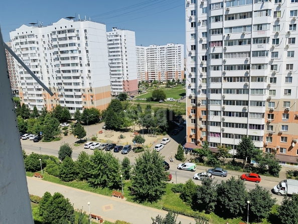 
   Продам 1-комнатную, 35.1 м², Котлярова Н.С. ул, 17

. Фото 24.