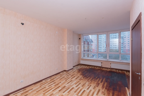 
   Продам 3-комнатную, 100.1 м², Александра Покрышкина ул, 4/10

. Фото 5.