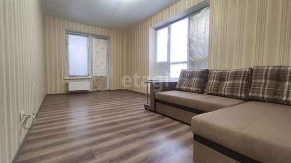 
   Продам 1-комнатную, 42 м², Лаврова ул, 8/5

. Фото 4.