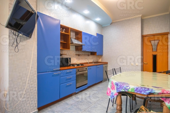 
   Продам 3-комнатную, 100 м², Грибоедова ул, 30

. Фото 2.