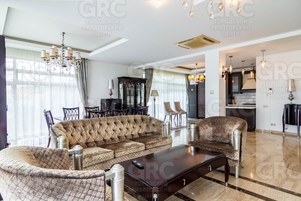 
   Продам коттедж, 450 м², Сочи

. Фото 3.