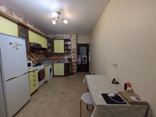 
   Продам 1-комнатную, 44.3 м², Александра Покрышкина ул, 2/2

. Фото 2.