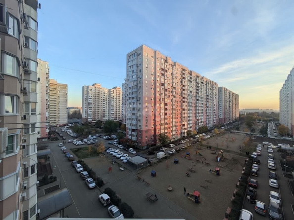 
   Продам 1-комнатную, 44.3 м², Александра Покрышкина ул, 2/2

. Фото 8.