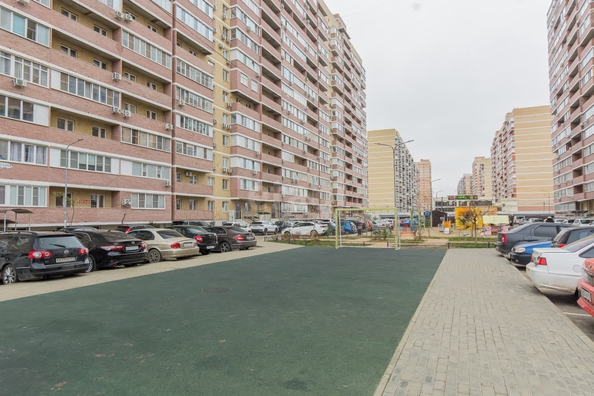 
   Продам 2-комнатную, 45 м², Евгении Жигуленко ул, 3

. Фото 26.