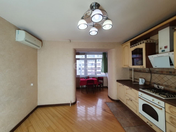 
   Продам 2-комнатную, 71 м², Школьная ул, 13/5

. Фото 2.