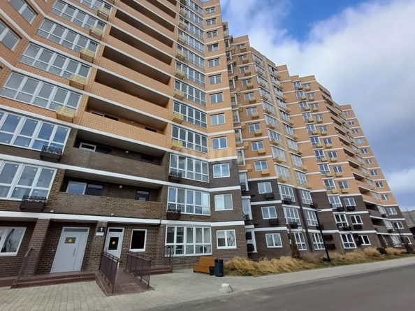 
   Продам 2-комнатную, 71 м², Ветеранов ул, 85

. Фото 2.