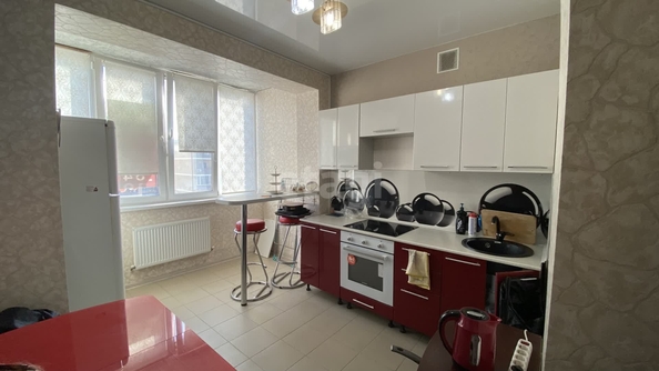 
   Продам 1-комнатную, 38 м², Сергея Есенина ул, 98

. Фото 3.