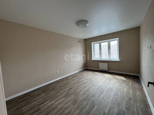 
   Продам 1-комнатную, 39.4 м², Героя Георгия Бочарникова ул, 8

. Фото 1.