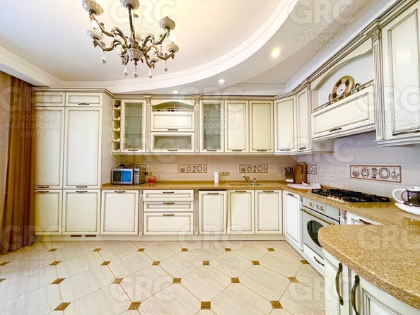 
   Продам 4-комнатную, 120 м², Рахманинова пер, 47/4

. Фото 2.