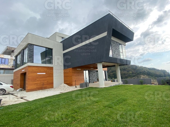 
   Продам дом, 400 м², Сочи

. Фото 2.