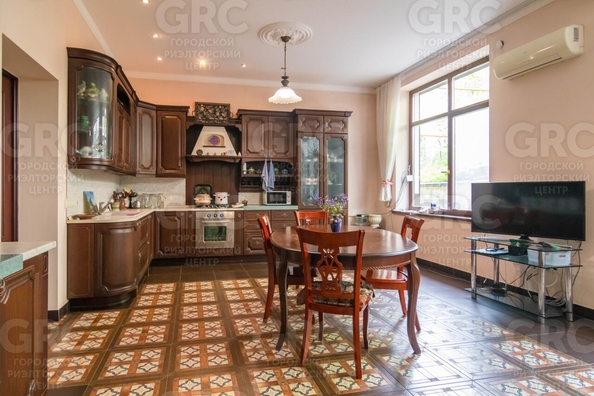 
   Продам коттедж, 320 м², Сочи

. Фото 12.
