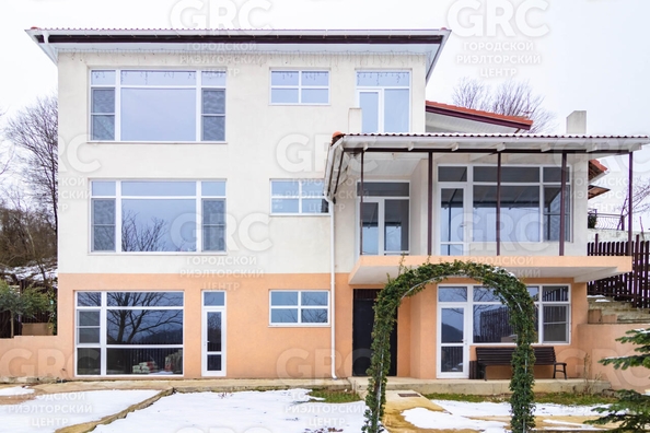 
   Продам дом, 300 м², Сочи

. Фото 1.