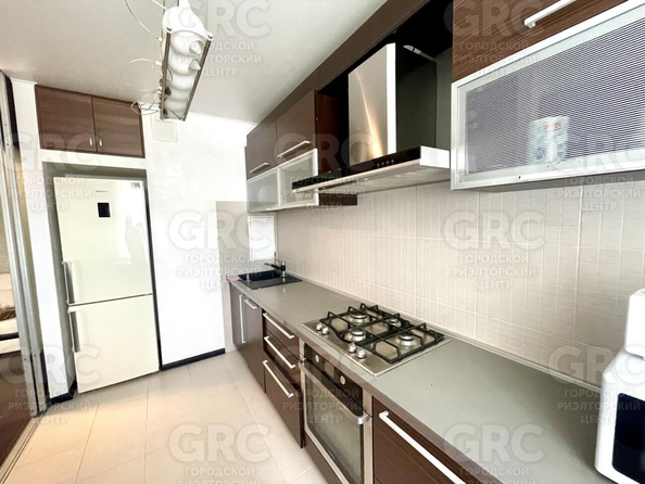 
   Продам 3-комнатную, 76.5 м², Пластунская ул, 177

. Фото 3.