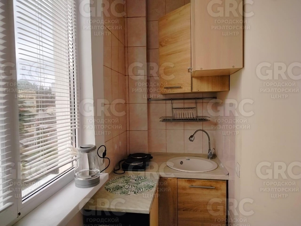 
   Продам 1-комнатную, 35 м², Виноградная ул, 76

. Фото 2.