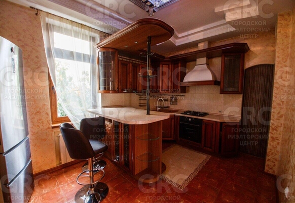 
   Продам 4-комнатную, 185 м², Виноградная ул, 53/15

. Фото 7.