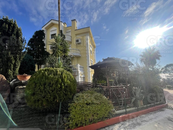 
   Продам дом, 580 м², Сочи

. Фото 2.