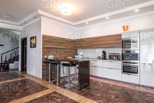 
   Продам дом, 270 м², Сочи

. Фото 19.