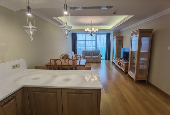 
  Продается 1-комн. квартира, 76 м², Революции пр-кт, д. 3
. Фото 1.
