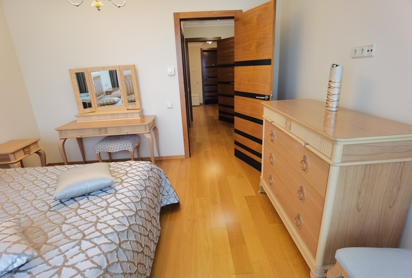 
  Продается 1-комн. квартира, 76 м², Революции пр-кт, д. 3
. Фото 8.