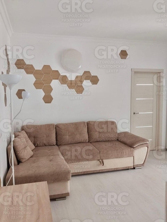 
  Продается 3-комн. квартира, 55.4 м², Учительская ул, д. 33
. Фото 8.