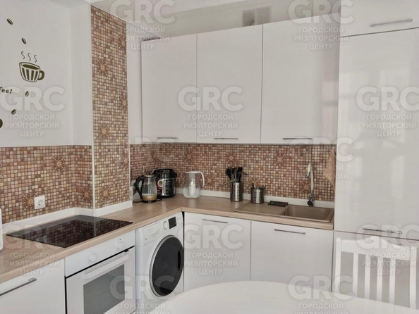 
  Продается 3-комн. квартира, 55.4 м², Учительская ул, д. 33
. Фото 10.