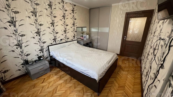 
  Продается 2-комн. квартира, 55.5 м², Пирогова ул, д. 26
. Фото 10.