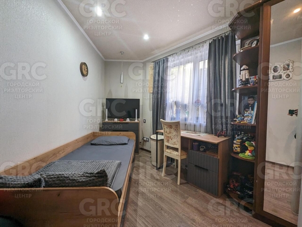 
  Продается 2-комн. квартира, 52 м², Голенева ул, д. 17/5
. Фото 8.