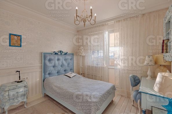 
   Продам 4-комнатную, 140 м², Юных Ленинцев ул, 10

. Фото 17.