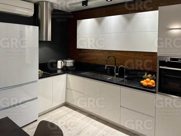 
  Продается 3-комн. квартира, 88 м², Горького пер, д. 24
. Фото 8.