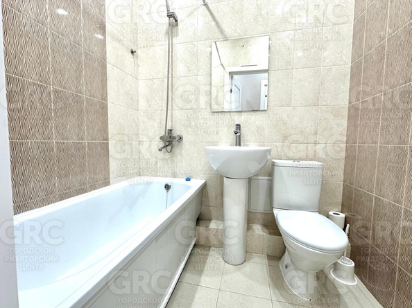 
   Продам 2-комнатную, 45 м², Донская ул, 38

. Фото 17.